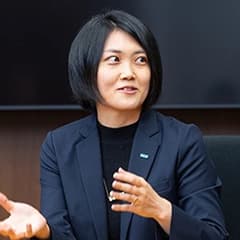 小林 佑佳 氏